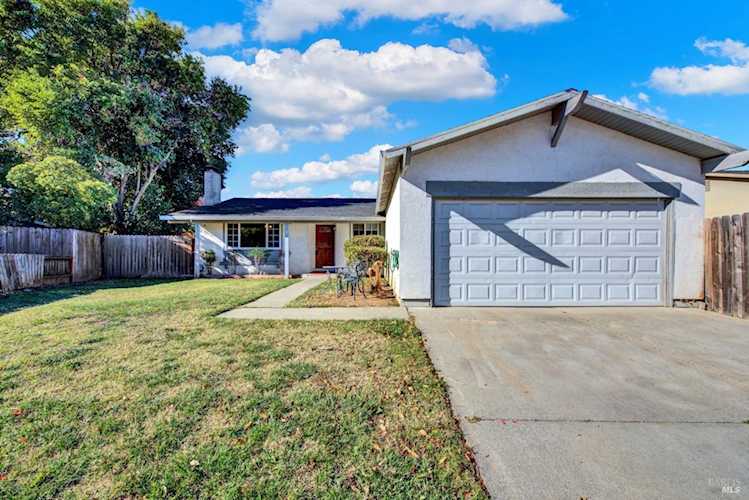 585 Sawyer Court Dixon, CA 95620