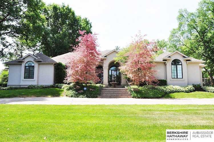 8811 Western Ave Omaha, NE 68114