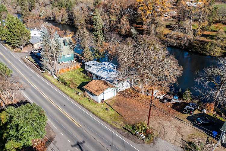 22600 Highway 62 Shady Cove, OR 97539