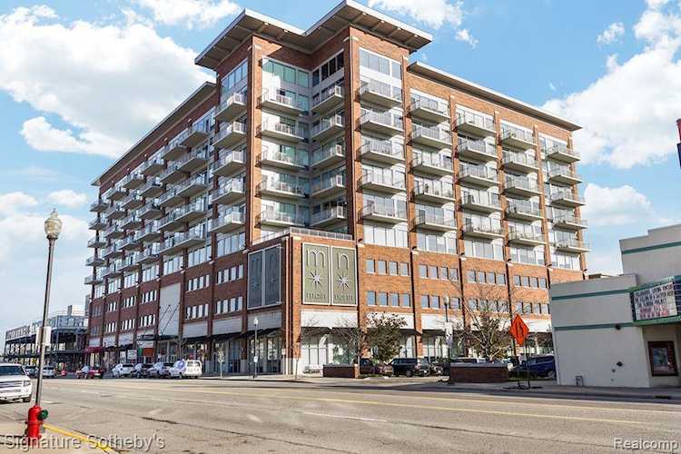 350 N Main St Royal Oak, MI 48067