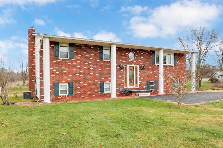 158 Echo Court Newark, OH 43055