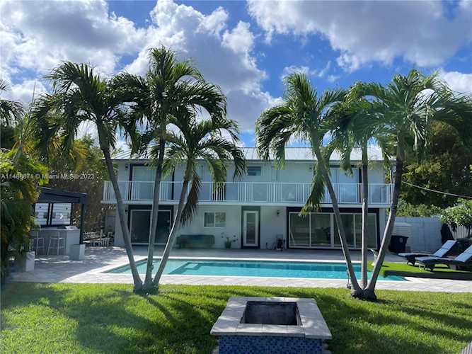 2067 NE 121st Rd North Miami, FL 33181