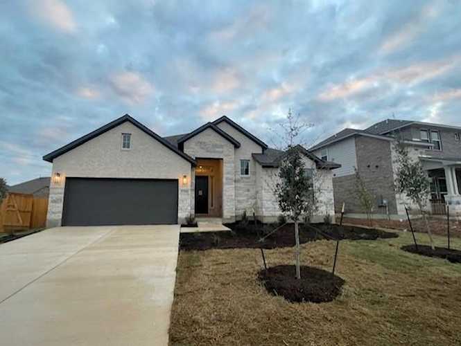 2304 Bellisa Vista DR Leander, TX 78641