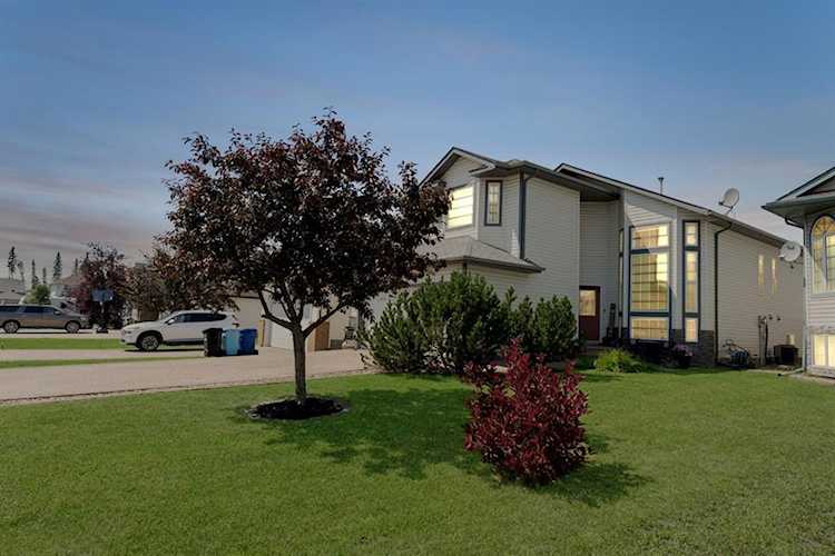 114 Bussieres Dr Fort McMurray, AB T9K 1