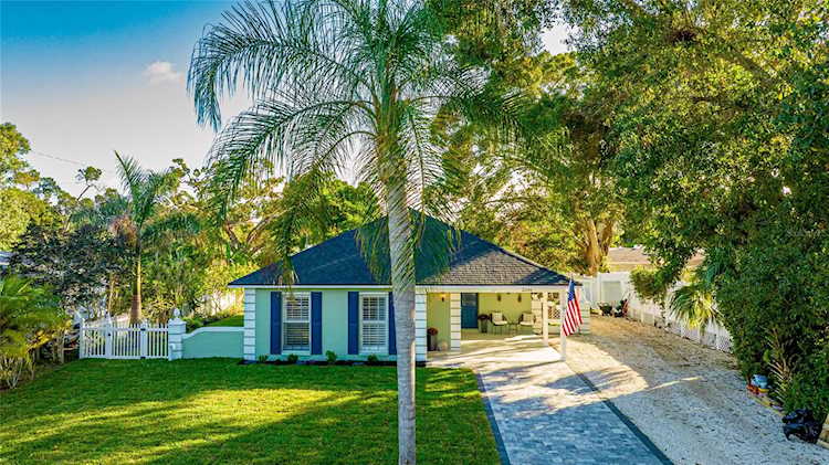 2246 Goldenrod St Sarasota, FL 34239