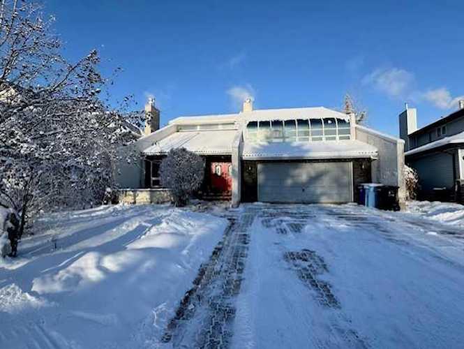 117 Silverdale Garden Fort McMurray, AB T9H 3