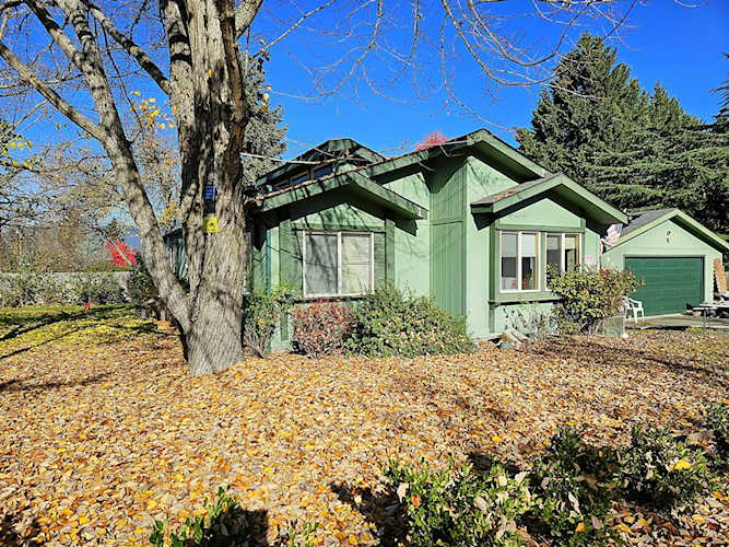 920 Idle Ct Grants Pass, OR 97527