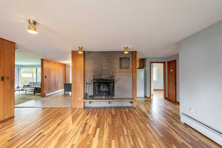 94 Pond St Salem, NH 03079