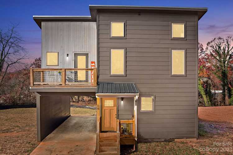 16 Oak Hill Dr Asheville, NC 28806