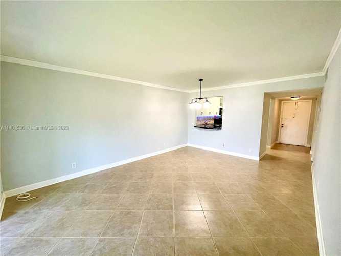5100 SW 90th Ave #303 Cooper City, FL 33328
