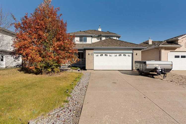 122 Berard Crescent Fort McMurray, AB T9K 1