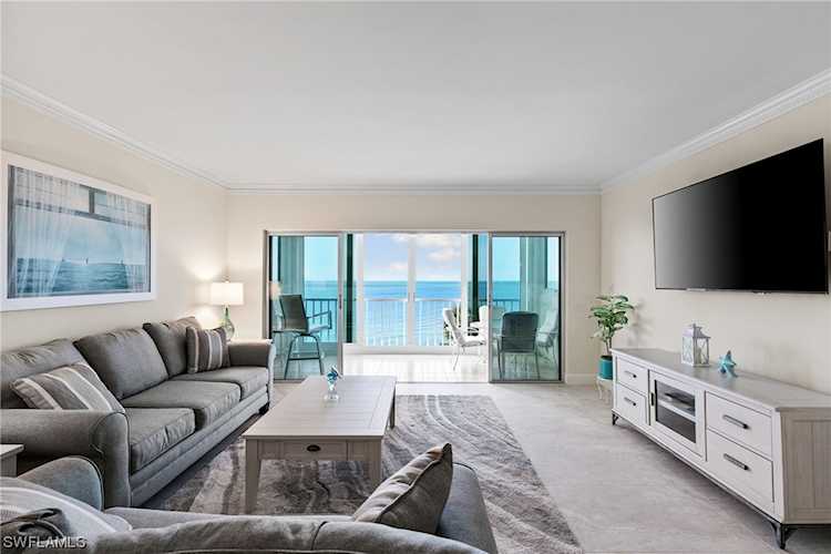 2885 N Gulf Shore Blvd #402 Naples, FL 34103