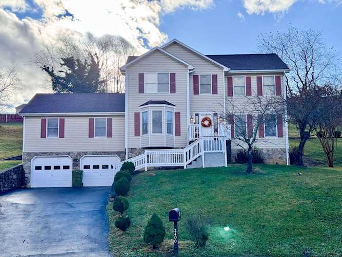 2400 Olde Salem Salem, VA 24153