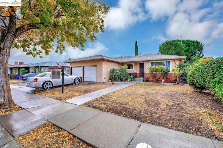 124 Sierra Dr Pittsburg, CA 94565