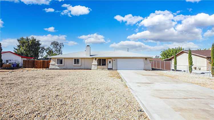 11810 Jamacha Road Apple Valley, CA 92308