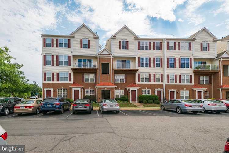 2489 Quick St #301 Herndon, VA 20171