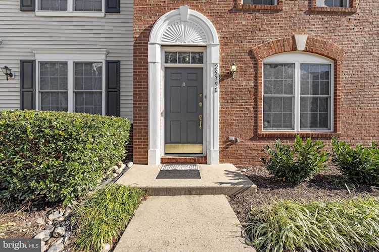 25390 Shipley Terrace Chantilly, VA 20152