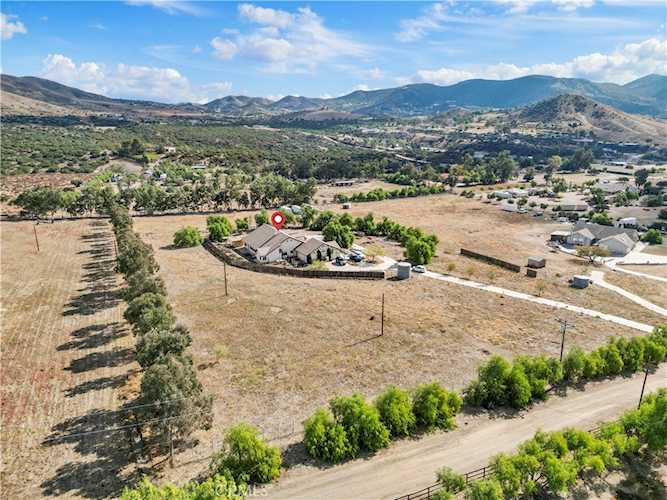 35760 Bass Rock Rd Agua Dulce, CA 91390