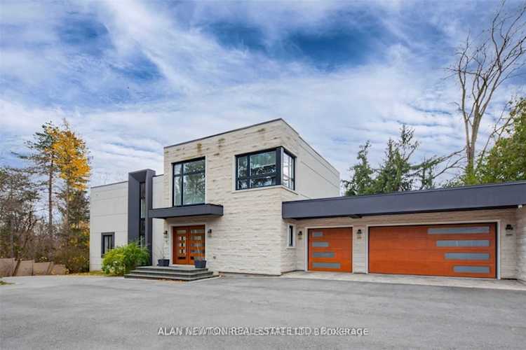 7 Albion Clse Markham, ON L3T 2H8