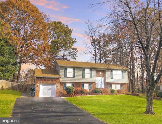 12 Twin Lake Ct Fredericksburg, VA 22405