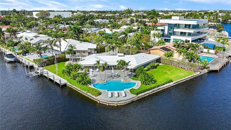 2130 NE 15th St Fort Lauderdale, FL 33304