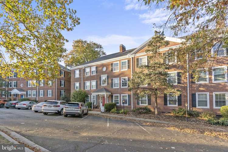 4817 31st St S #C1 Arlington, VA 22206