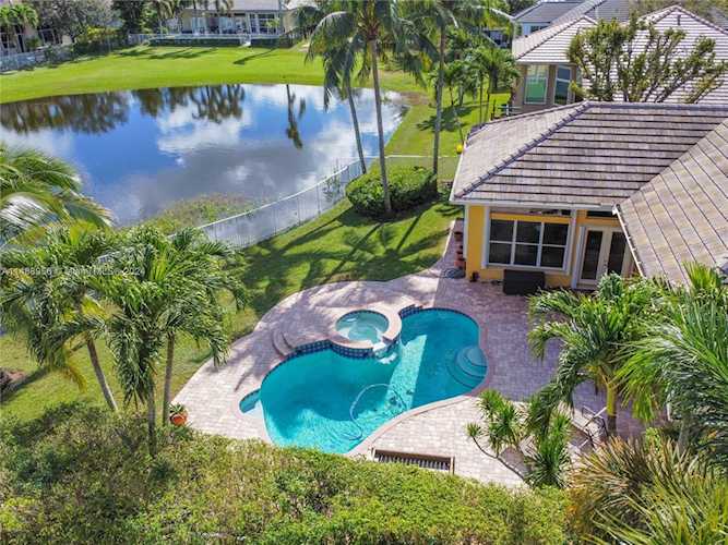3678 Spanish Oak Pt Davie, FL 33328