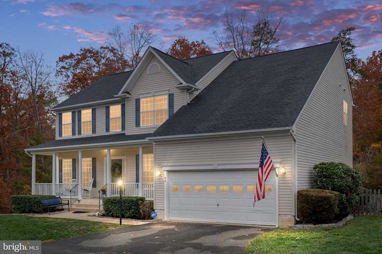 96 Country Manor Dr Fredericksburg, VA 22406