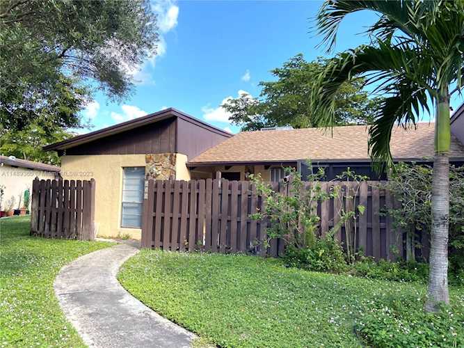 Address Withheld Hollywood, FL 33024
