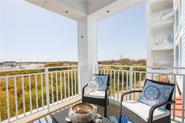3738 Sandpiper Rd #121B Virginia Beach, VA 23456