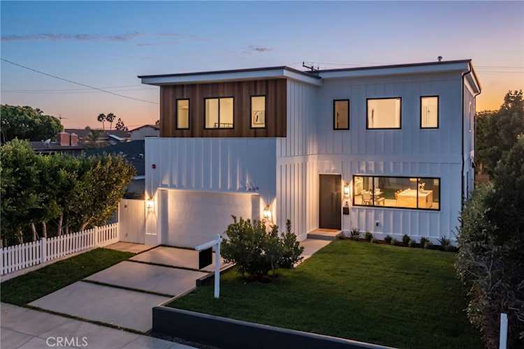 1209 N Meadows Ave Manhattan Beach, CA 90266