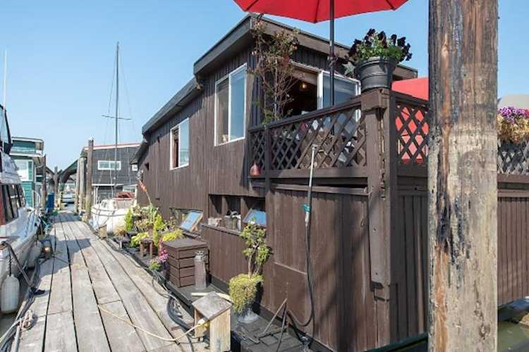 8191 River Road Richmond, BC V6X 1X8 | MLS® R2833249 Photo 1