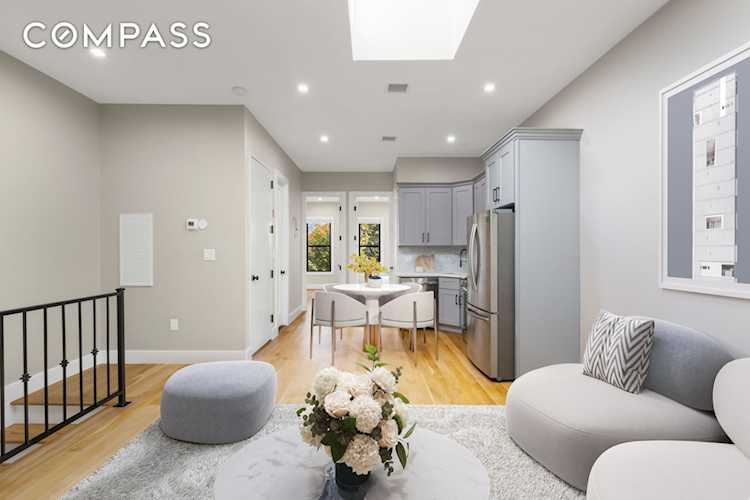 575 E 28th St Brooklyn, NY 11210