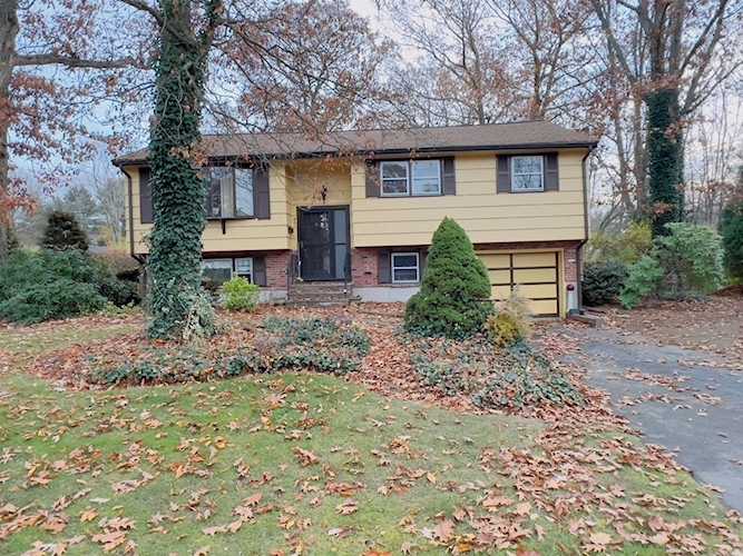 40 Michael Dr Brockton, MA 02301