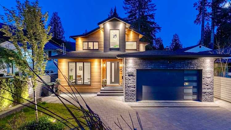 4470 Capilano Road North Vancouver, BC V7R 4J9