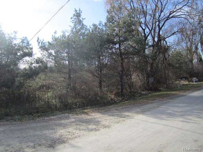 15158 28 Mile Rd Washington Twp, MI 48094