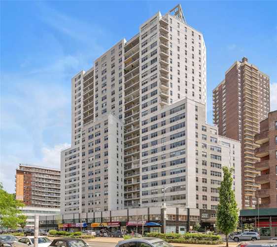 125-10 Queens Blvd #821 Kew Gardens, NY 11415