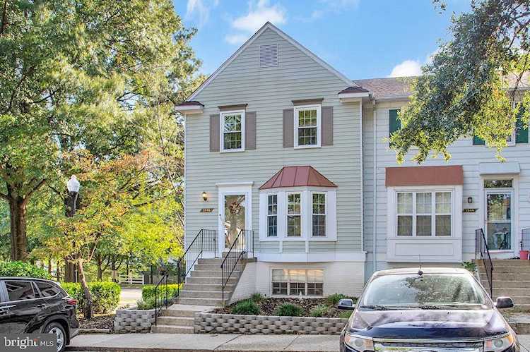 1546 Lowell Ct Crofton, MD 21114