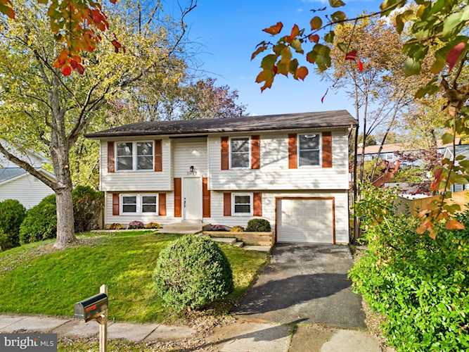 2092 Pear Hill Ct Crofton, MD 21114