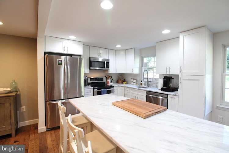 10120 Walnut Wood Ct Burke, VA 22015 | MLS VAFX2155710 Photo 1