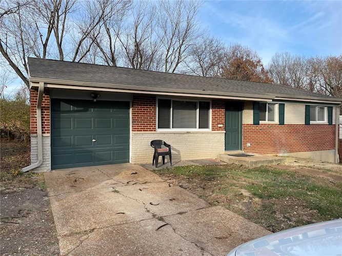 5855 Stieren Ct High Ridge, MO 63049