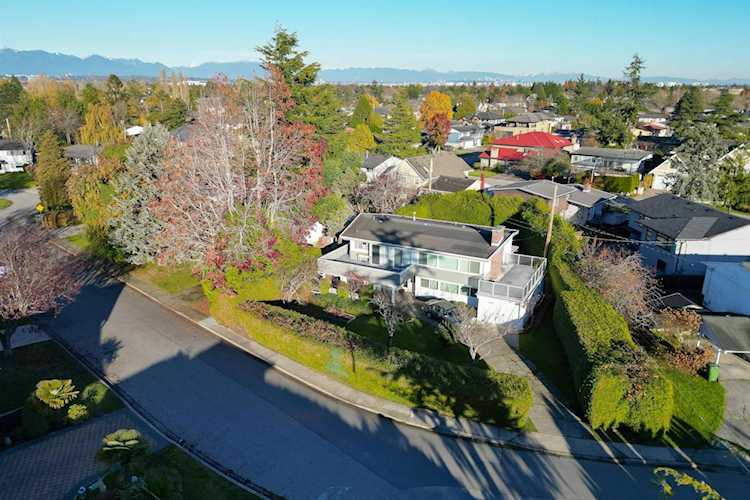 8960 Fairdell Place Richmond, BC V7C 3Y3