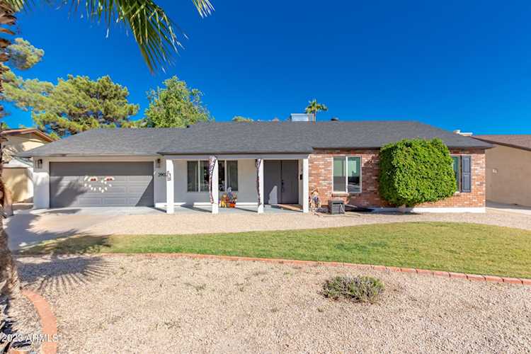 2902 E Sierra St Phoenix, AZ 85028