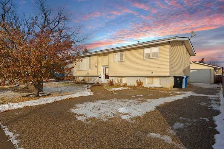 112 Rogers Crescent Fort McMurray, AB T9H2W