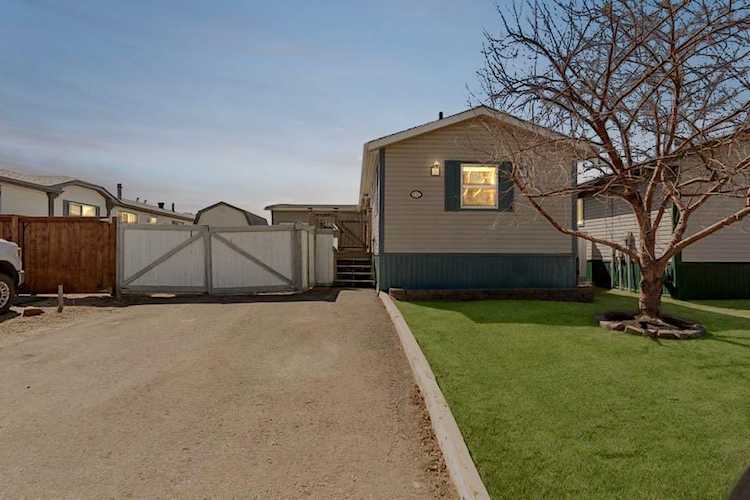 132 Mitchell Dr Fort McMurray, AB T9K 2