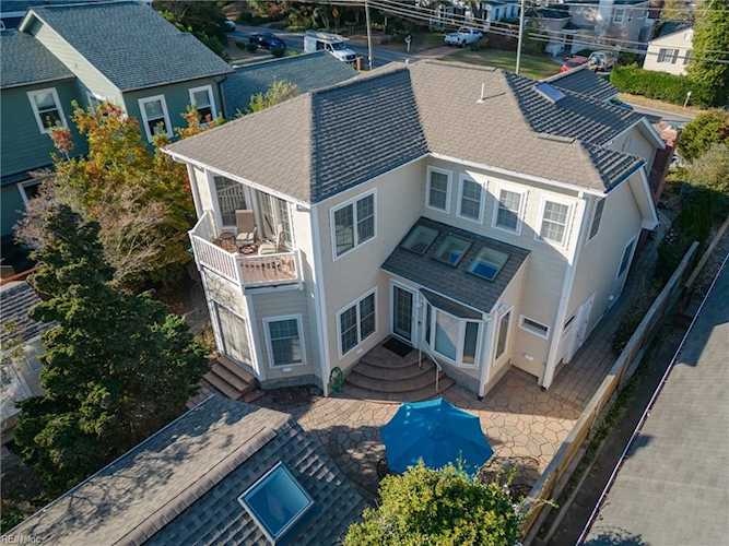 237 Bay Colony Dr Virginia Beach, VA 23451