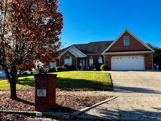 129 Betsy Ross Ln Danville, KY 40422