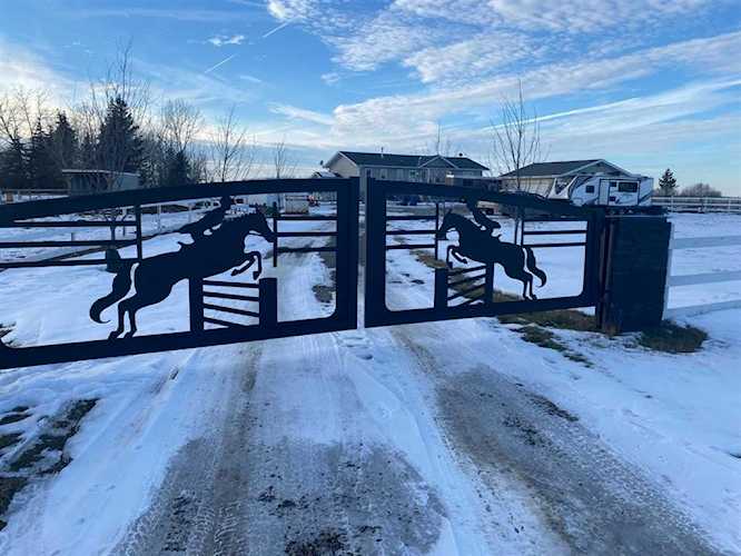 270092 Glenmore Trl NE Langdon, AB T0J 1X3