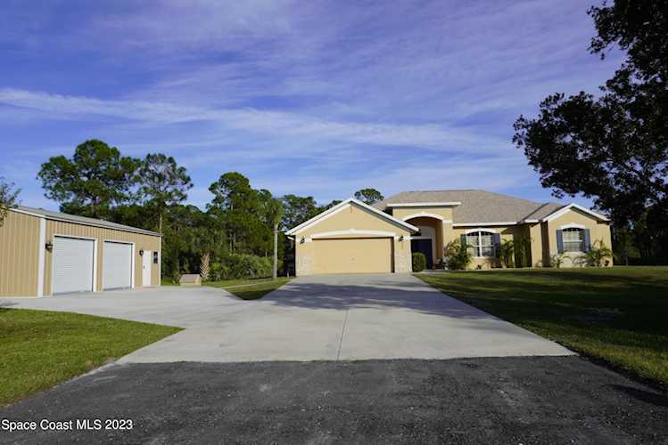 2555 Waring Lane Malabar, FL 32950