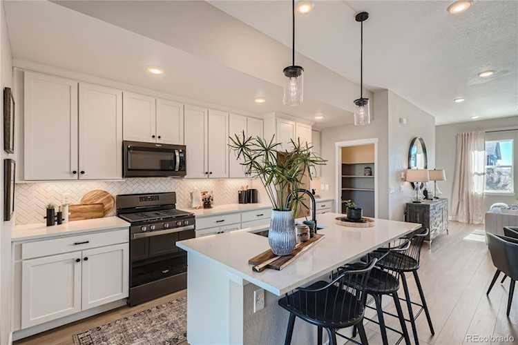 10109 E 62nd Ave Denver, CO 80238